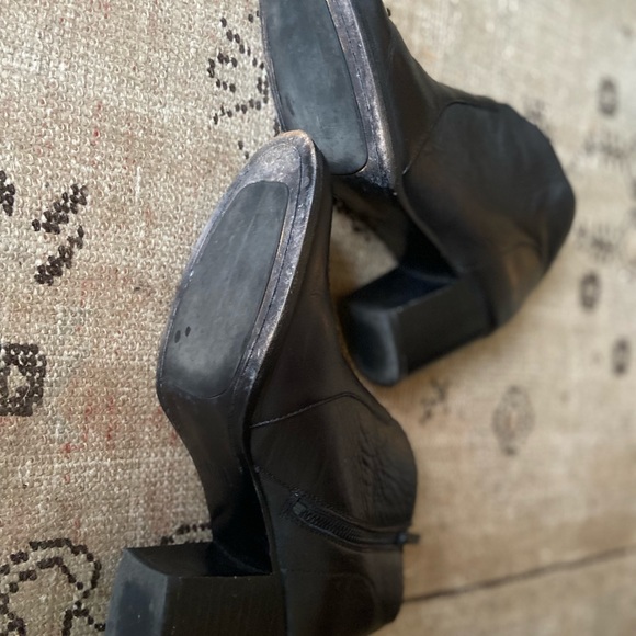 Frye Nora Bootie size 9.5 - Picture 7 of 7